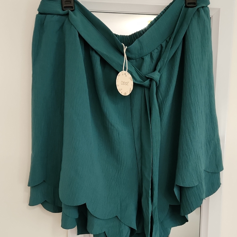 Scallop Hem Shorts